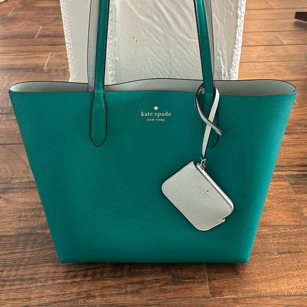 Kate Spade Ava reversible tote